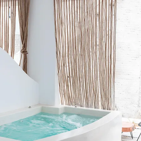 Bohemian Luxury Boutique Hotel, Adults Only Hotel Náoussa