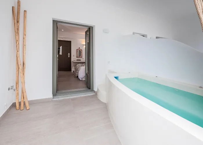 Bohemian Luxury Boutique Hotel, Adults Only 4* Naousa